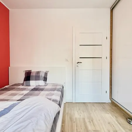 Sloneczne Mieszkanie Na Parterze Z Ogrodem Lägenhet *