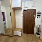Słoneczne Mieszkanie Na Parterze Z Ogrodem *