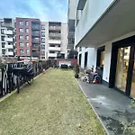 Słoneczne Mieszkanie Na Parterze Z Ogrodem