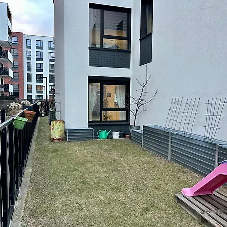 Sloneczne Mieszkanie Na Parterze Z Ogrodem