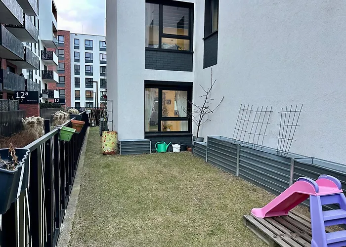 Sloneczne Mieszkanie Na Parterze Z Ogrodem