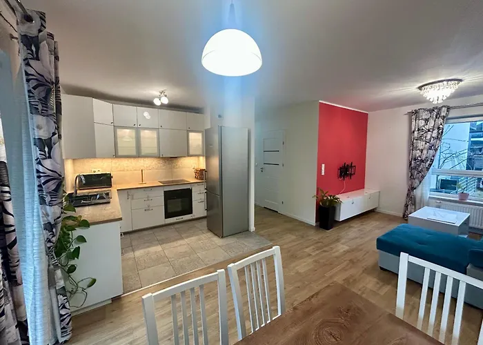 Sloneczne Mieszkanie Na Parterze Z Ogrodem Apartman