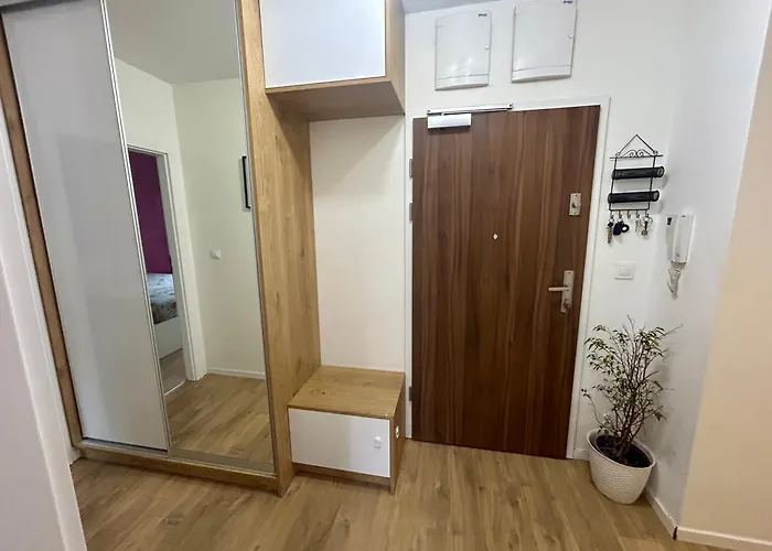 Sloneczne Mieszkanie Na Parterze Z Ogrodem *