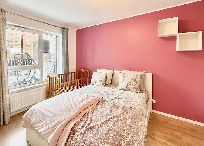 Sloneczne Mieszkanie Na Parterze Z Ogrodem Wrocław