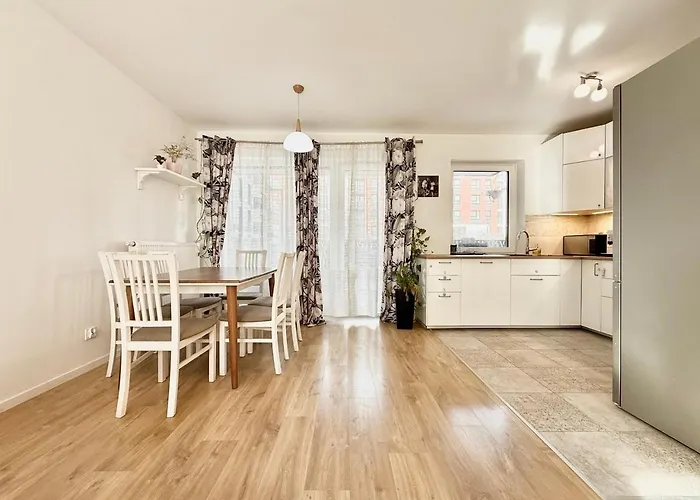 Sloneczne Mieszkanie Na Parterze Z Ogrodem Apartman *